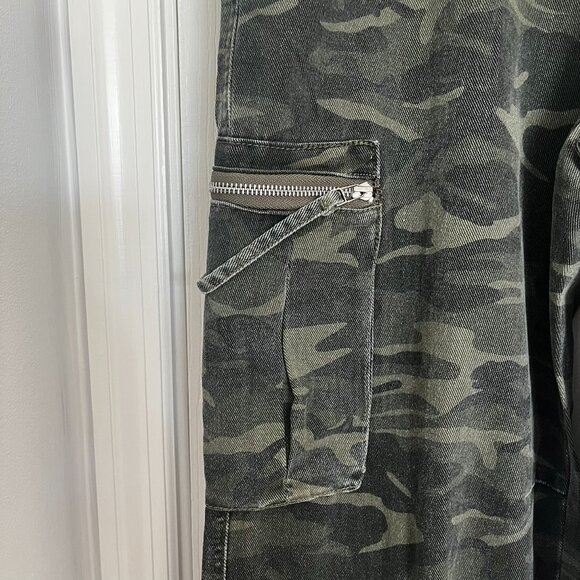 NWT Disclosure Rare Baggy Cargo Pants with Barrell/Wide Led Style Sz 13/31 - Picture 8 of 9